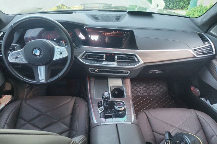 Used BMW X5 2022 xDrive 40Li M Sport Package Center Console