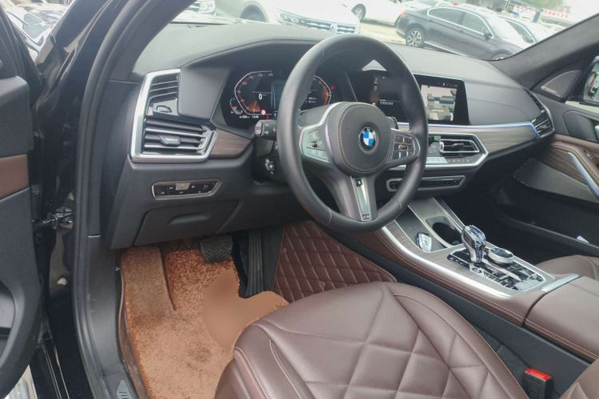 Used BMW X5 2022 Restyled xDrive 40Li Luxury Edition M Sport Package Center Console