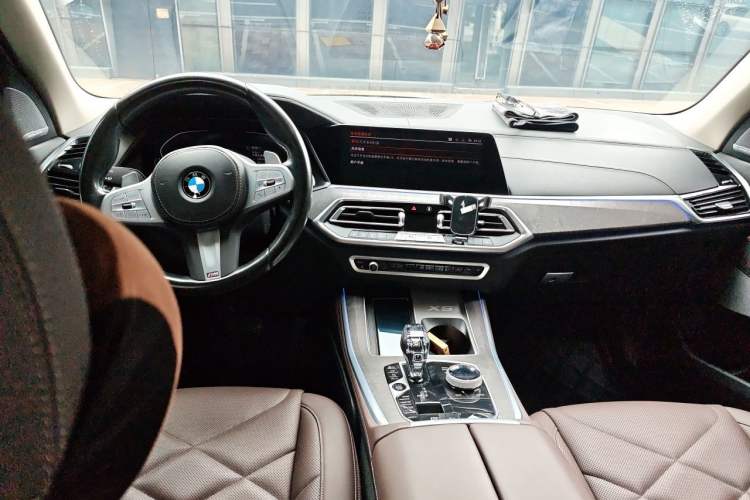 Used BMW X5 2022 Restyled xDrive 30Li Luxury Version M Sport Package Center Console