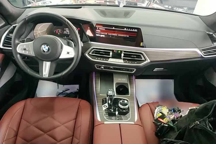 Used BMW X5 2022 Restyled xDrive 40Li M Sport Package Center Console