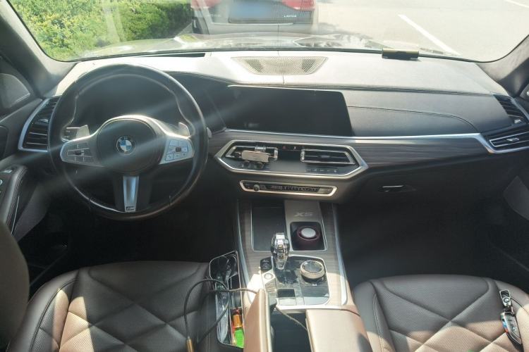 Used BMW X5 2022 xDrive 40Li M Sport Package Center Console