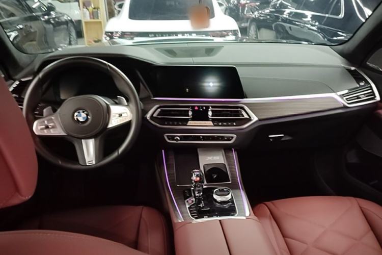 Used BMW X5 2022 Restyled xDrive 40Li M Sport Package Center Console