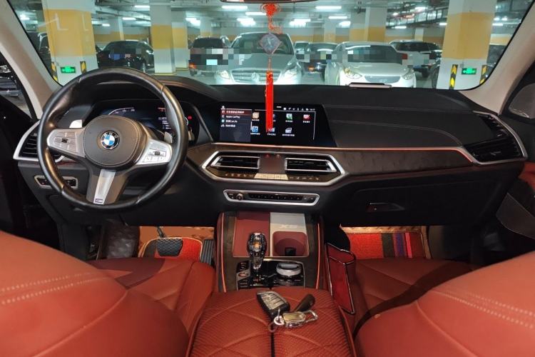 Used BMW X5 2022 xDrive 30Li Luxury M Sport Package Center Console