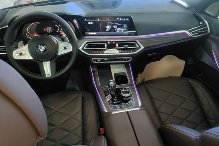 Used BMW X5 2022 Restyled xDrive 40Li M Sport Package Center Console