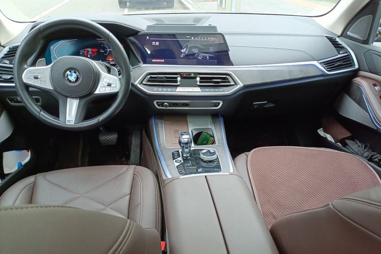 Used BMW X5 2022 xDrive 30Li Luxury M Sport Package Center Console
