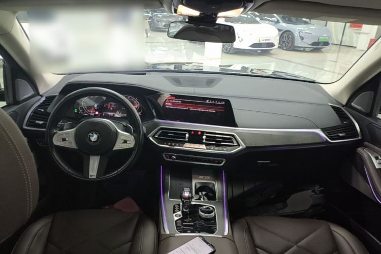 Used BMW X5 2022 Restyled xDrive 30Li Luxury Version M Sport Package Center Console