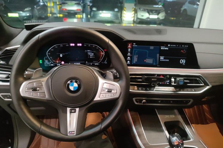 Used BMW X5 2022 Restyled xDrive 40Li Luxury Edition M Sport Package Center Console