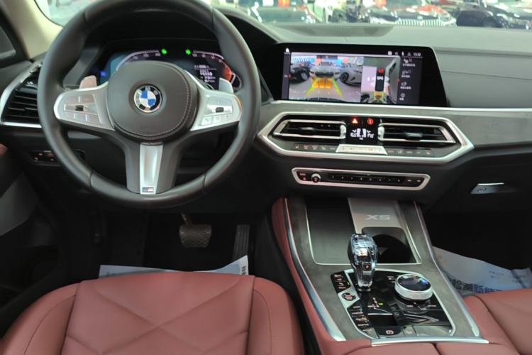 Used BMW X5 2022 Restyled xDrive 30Li Luxury Version M Sport Package Center Console