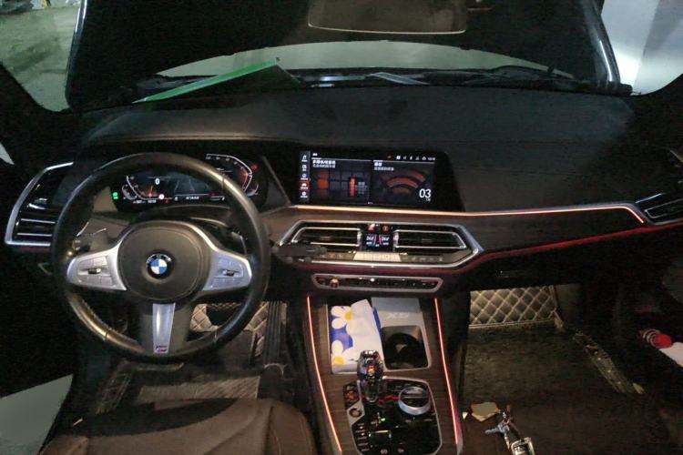 Used BMW X5 2022 Restyled xDrive 40Li M Sport Package Center Console