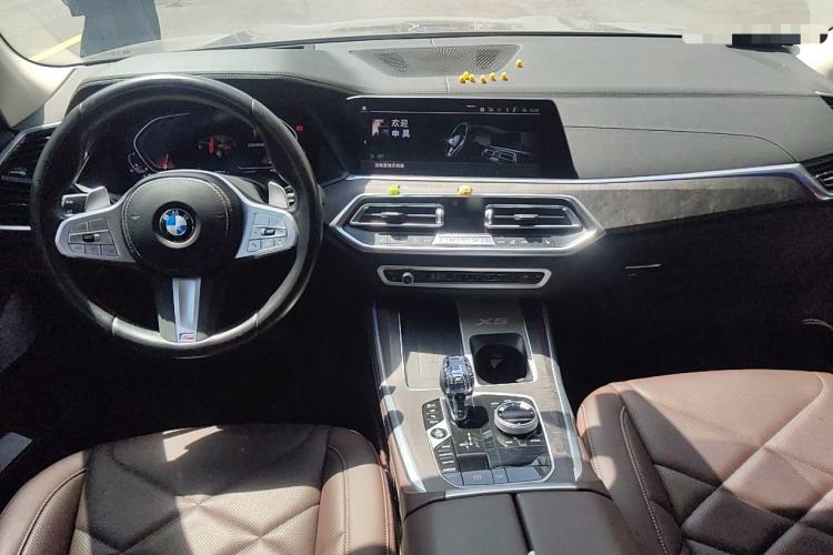 Used BMW X5 2022 Restyled xDrive 30Li Luxury Version M Sport Package Center Console