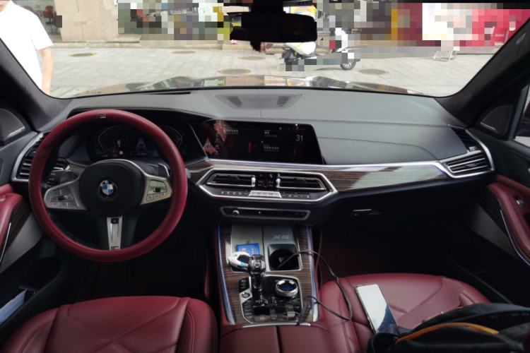 Used BMW X5 2022 xDrive 40Li Luxury Edition M Sport Package Center Console