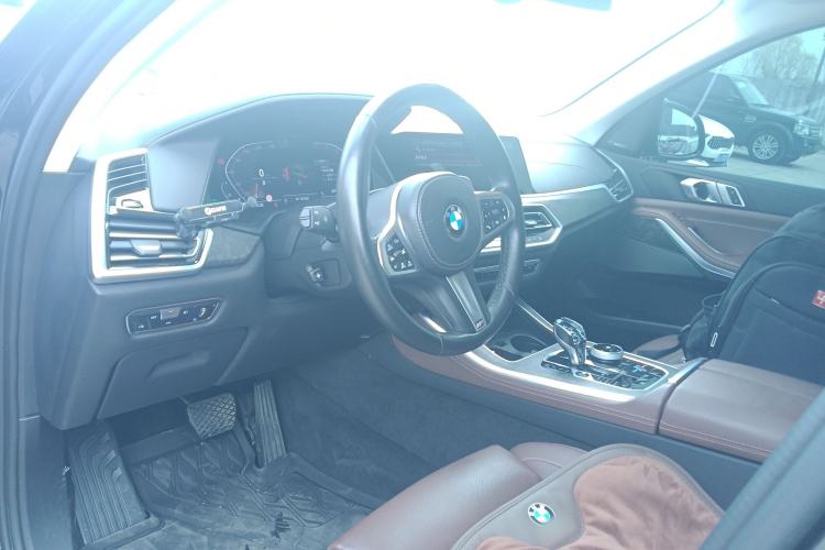 Used BMW X5 2022 xDrive40i Luxury Edition M Sport Package Center Console