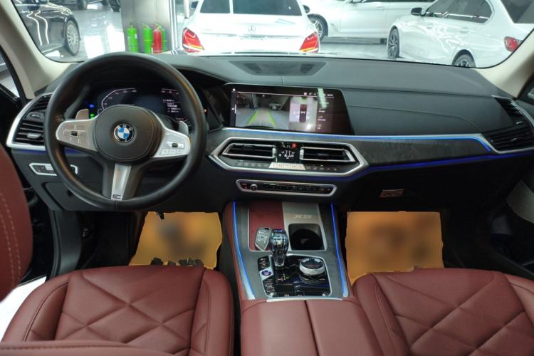 Used BMW X5 2022 xDrive 30Li Luxury M Sport Package Center Console