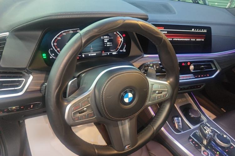 Used BMW X5 2022 Restyled xDrive 40Li M Sport Package Center Console