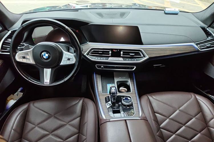Used BMW X5 2022 xDrive 40Li M Sport Package Center Console