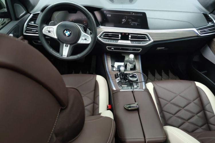 Used BMW X5 2022 xDrive 40Li Luxury Edition M Sport Package Center Console