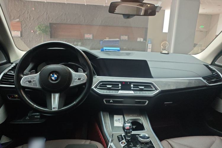 Used BMW X5 2022 xDrive 30Li M Sport Package Center Console