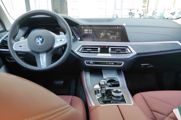 Used BMW X5 2022 Restyled xDrive 30Li Luxury Version M Sport Package Center Console