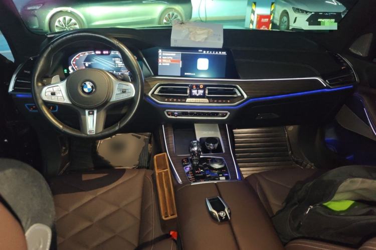 Used BMW X5 2022 xDrive 40Li Luxury Edition M Sport Package Center Console