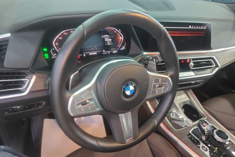 Used BMW X5 2022 Restyled xDrive 40Li M Sport Package Center Console