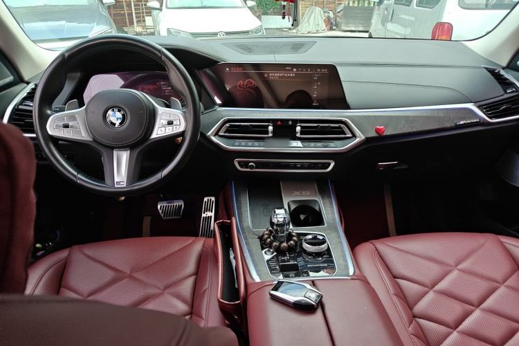 Used BMW X5 2022 xDrive 30Li Luxury M Sport Package Center Console