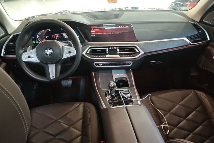 Used BMW X5 2022 xDrive 30Li Luxury M Sport Package Center Console