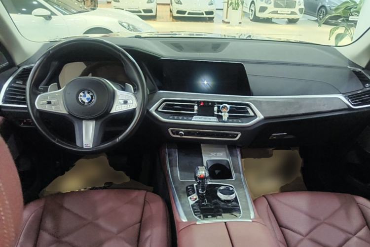 Used BMW X5 2022 xDrive 30Li Luxury M Sport Package Center Console