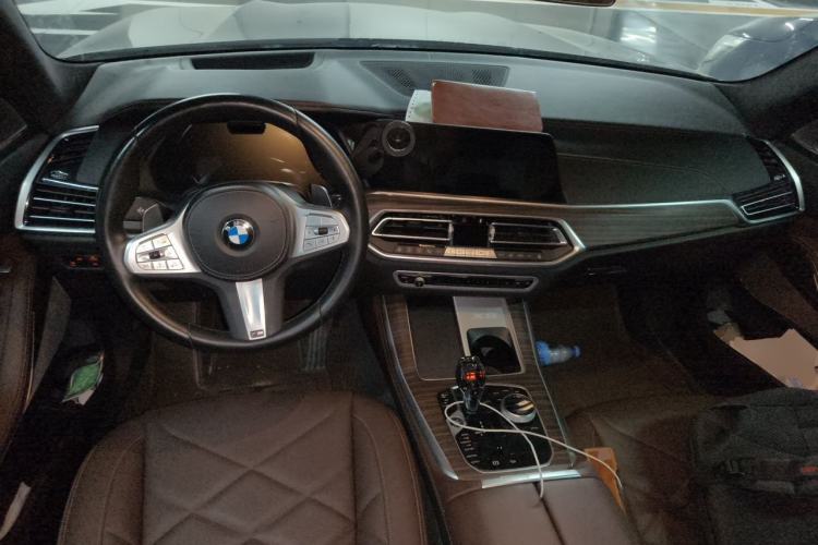Used BMW X5 2022 Restyled xDrive 40Li M Sport Package Center Console