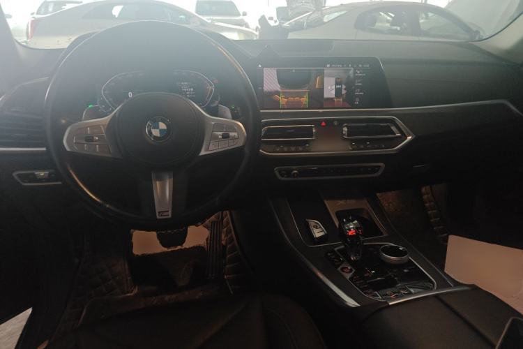 Used BMW X5 2022 Restyled xDrive 30Li Luxury Version M Sport Package Center Console