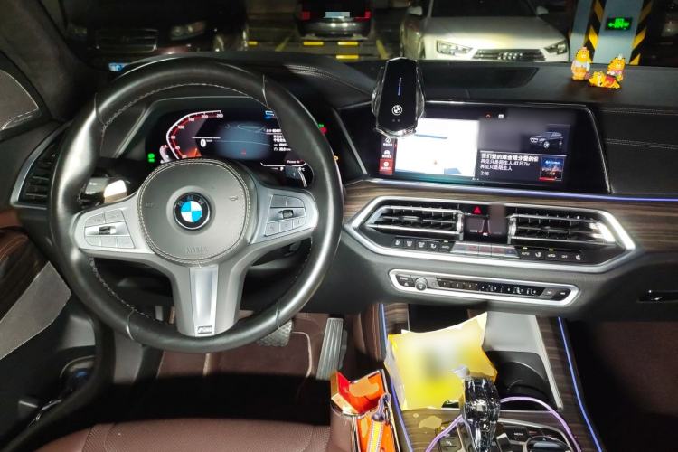 Used BMW X5 2022 Restyled xDrive 40Li Luxury Edition M Sport Package Center Console