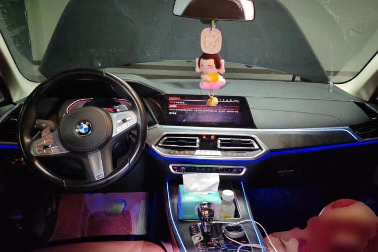 Used BMW X5 2022 xDrive 30Li Luxury M Sport Package Center Console