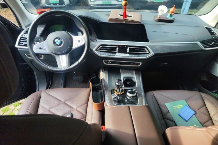 Used BMW X5 2022 Restyled xDrive 30Li Luxury Version M Sport Package Center Console