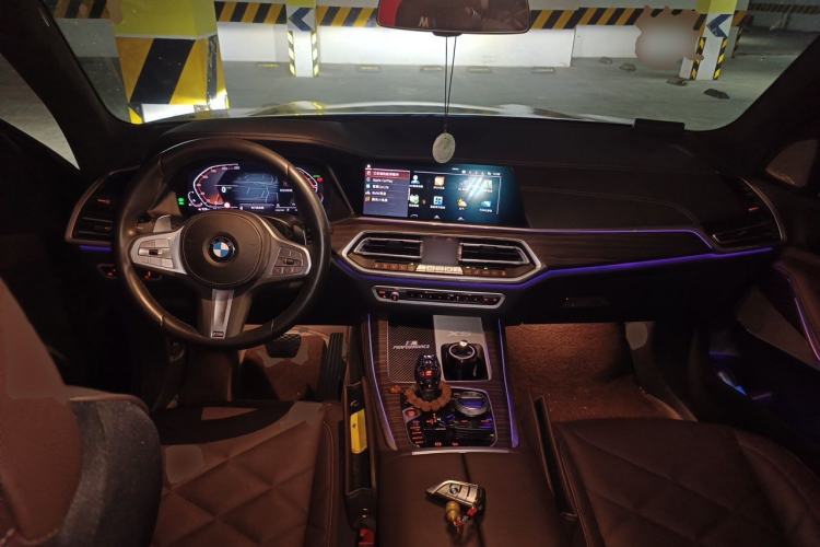 Used BMW X5 2022 Restyled xDrive 40Li M Sport Package Center Console