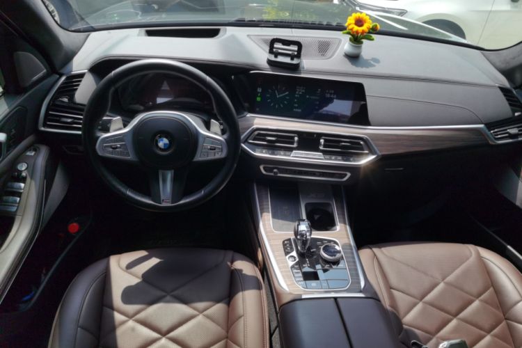 Used BMW X5 2022 xDrive 40Li M Sport Package Center Console