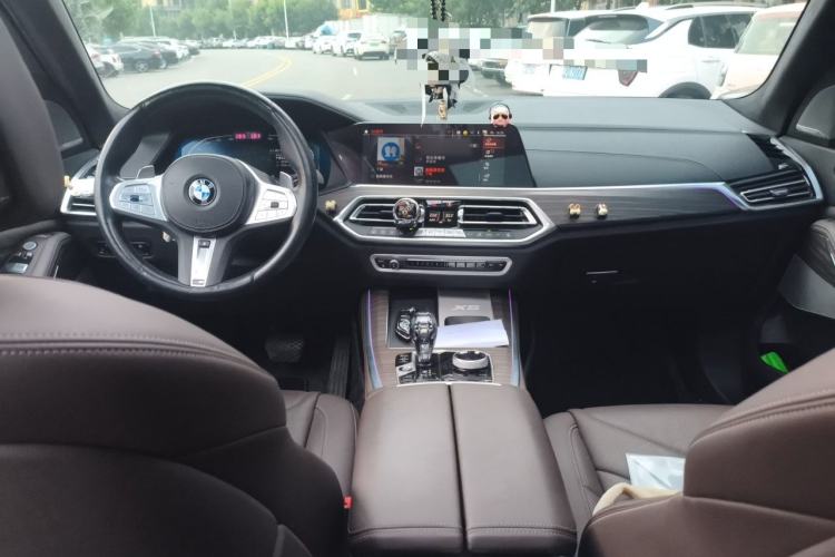 Used BMW X5 2022 xDrive 40Li Luxury Edition M Sport Package Center Console
