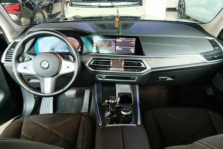 Used BMW X5 2022 xDrive 30Li M Sport Package Center Console