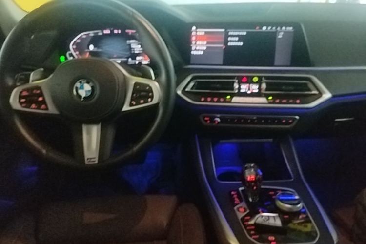 Used BMW X5 2022 xDrive40i Luxury Edition M Sport Package Center Console