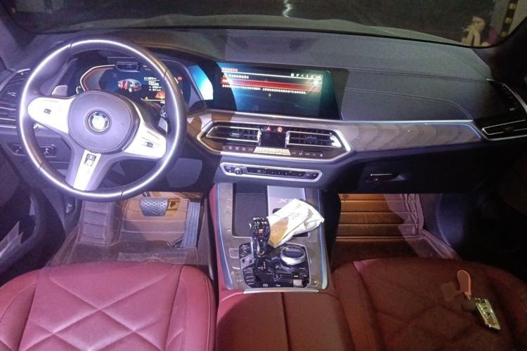 Used BMW X5 2022 Restyled xDrive 40Li Luxury Edition M Sport Package Center Console