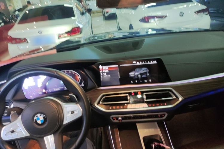 Used BMW X5 2022 Restyled xDrive 40Li M Sport Package Center Console