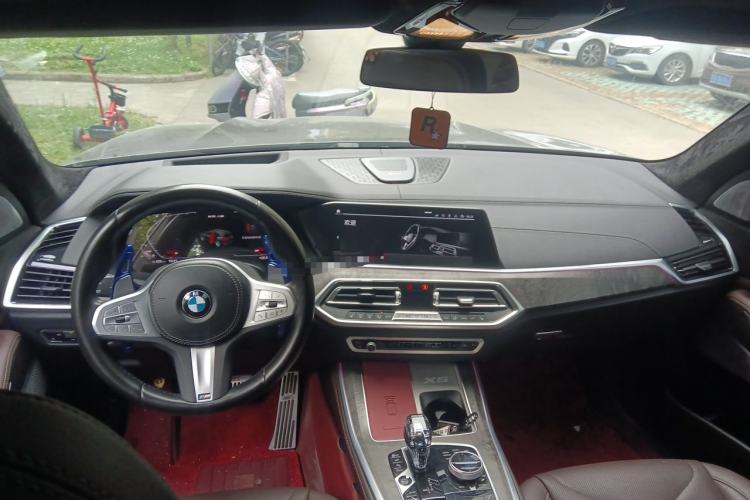 Used BMW X5 2022 Restyled xDrive 30Li Luxury Version M Sport Package Center Console