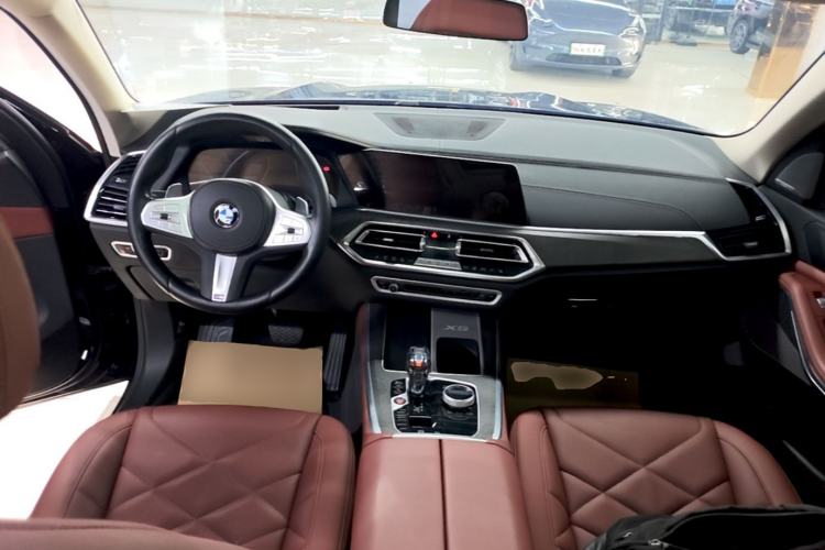 Used BMW X5 2022 Restyled xDrive 30Li Luxury Version M Sport Package Center Console