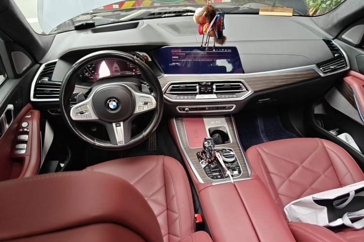 Used BMW X5 2022 Restyled xDrive 40Li Luxury Edition M Sport Package Center Console