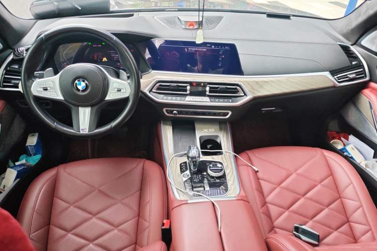 Used BMW X5 2022 xDrive 40Li M Sport Package Center Console