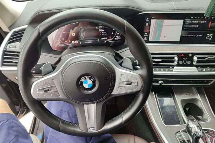 Used BMW X5 2022 Restyled xDrive 30Li Luxury Version M Sport Package Center Console