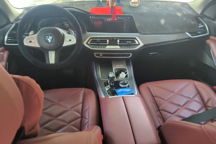 Used BMW X5 2022 xDrive 30Li M Sport Package Center Console