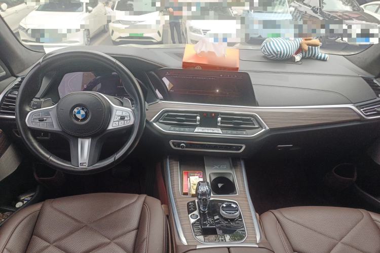 Used BMW X5 2022 xDrive 40Li M Sport Package Center Console