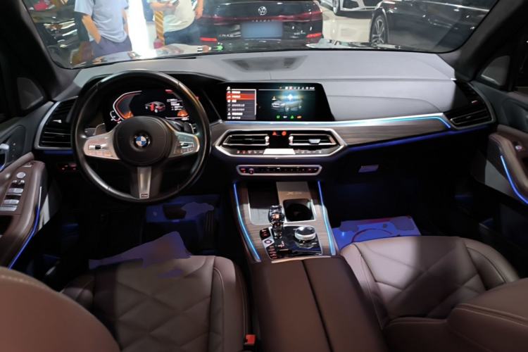Used BMW X5 2022 Restyled xDrive 40Li M Sport Package Center Console
