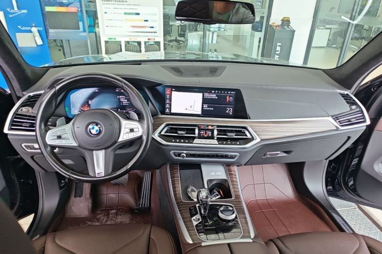 Used BMW X5 2022 Restyled xDrive 40Li M Sport Package Center Console