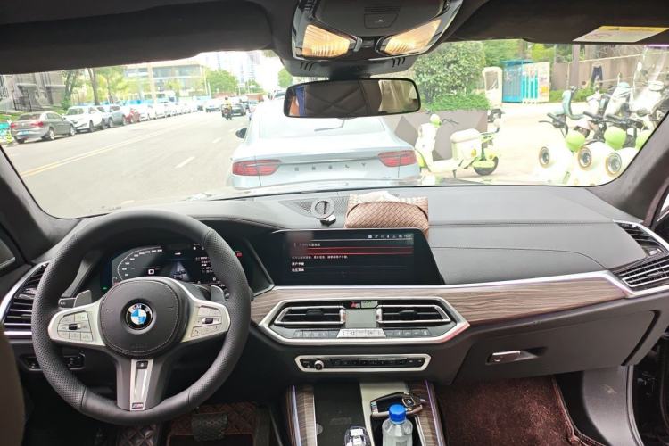 Used BMW X5 2022 xDrive 40Li Luxury Edition M Sport Package Center Console
