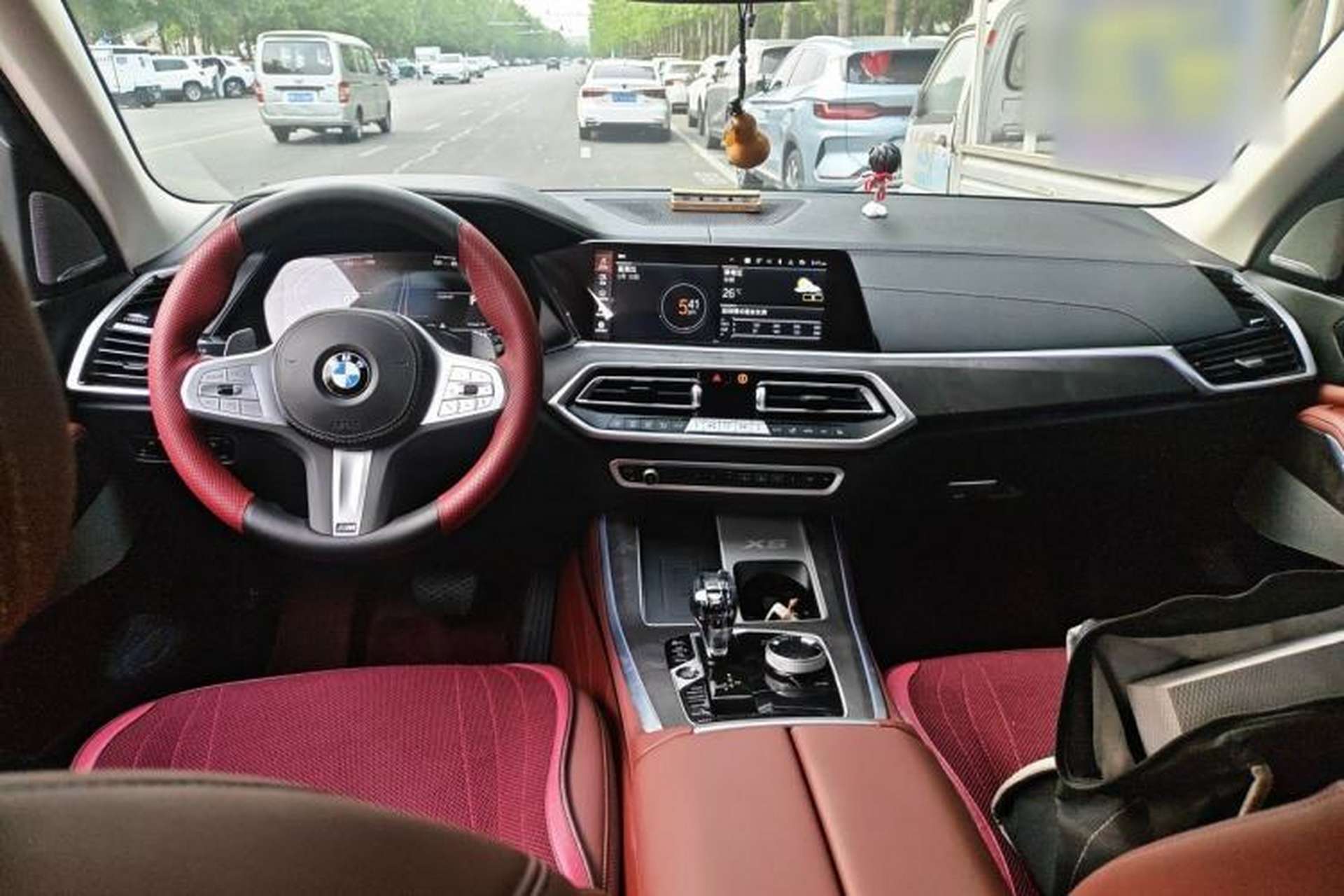 Used BMW X5 2022 xDrive 30Li Luxury M Sport Package Center Console